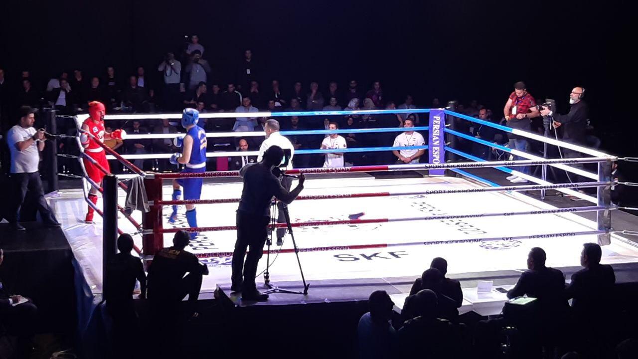 girl-using-sexy-shirt-3